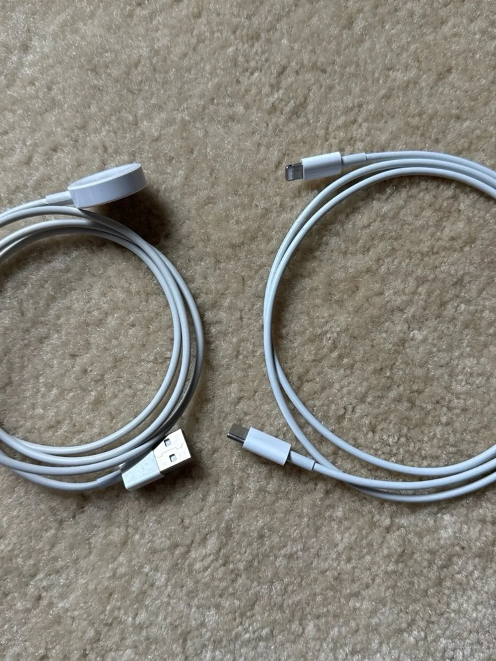Apple White Magnetic Charging Cable & White USB-C to Lightning Cable